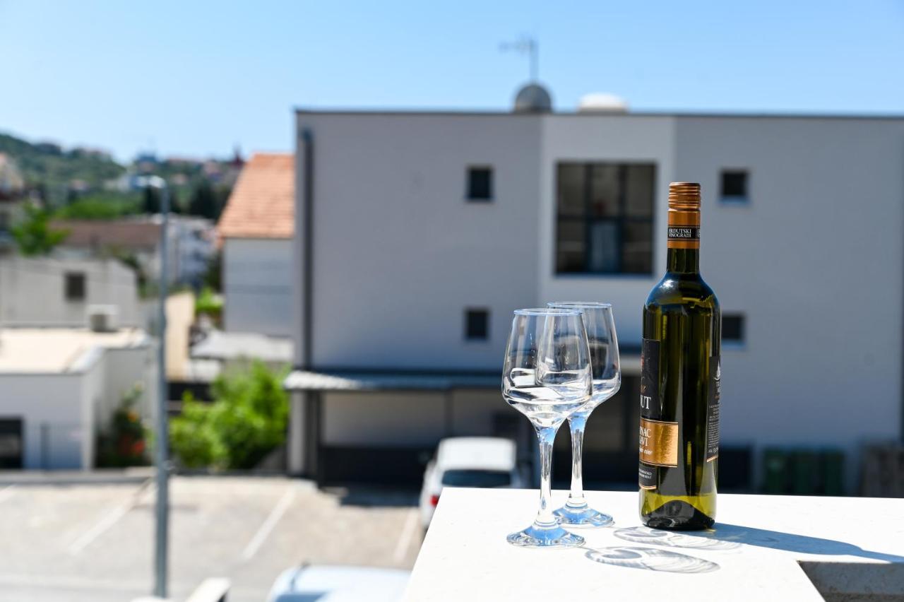 Apartment Laura, Free Parking, Balcony, 4 Ppl Trogir Exterior photo