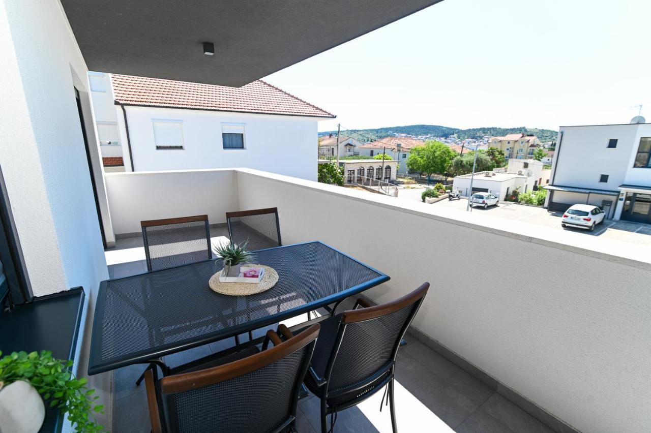 Apartment Laura, Free Parking, Balcony, 4 Ppl Trogir Exterior photo