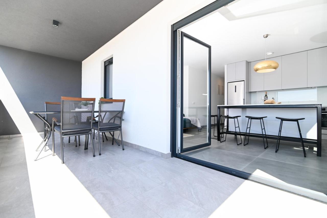 Apartment Laura, Free Parking, Balcony, 4 Ppl Trogir Exterior photo